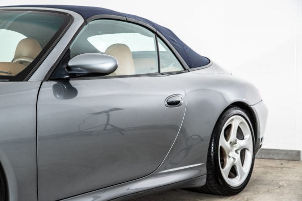 911 カレラ4Sカブリオレ