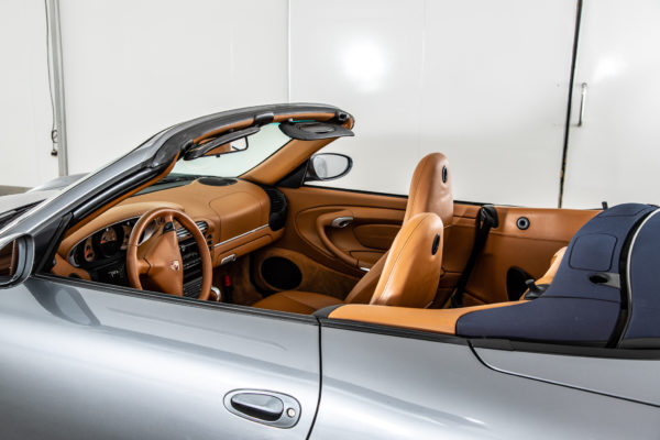 911 カレラ4Sカブリオレ