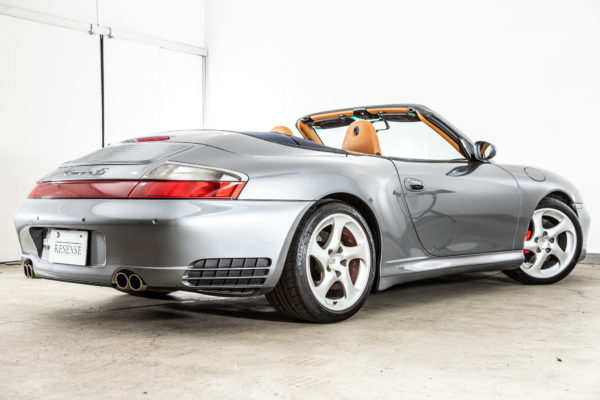 911 カレラ4Sカブリオレ