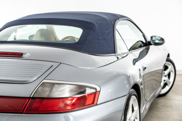 911 カレラ4Sカブリオレ