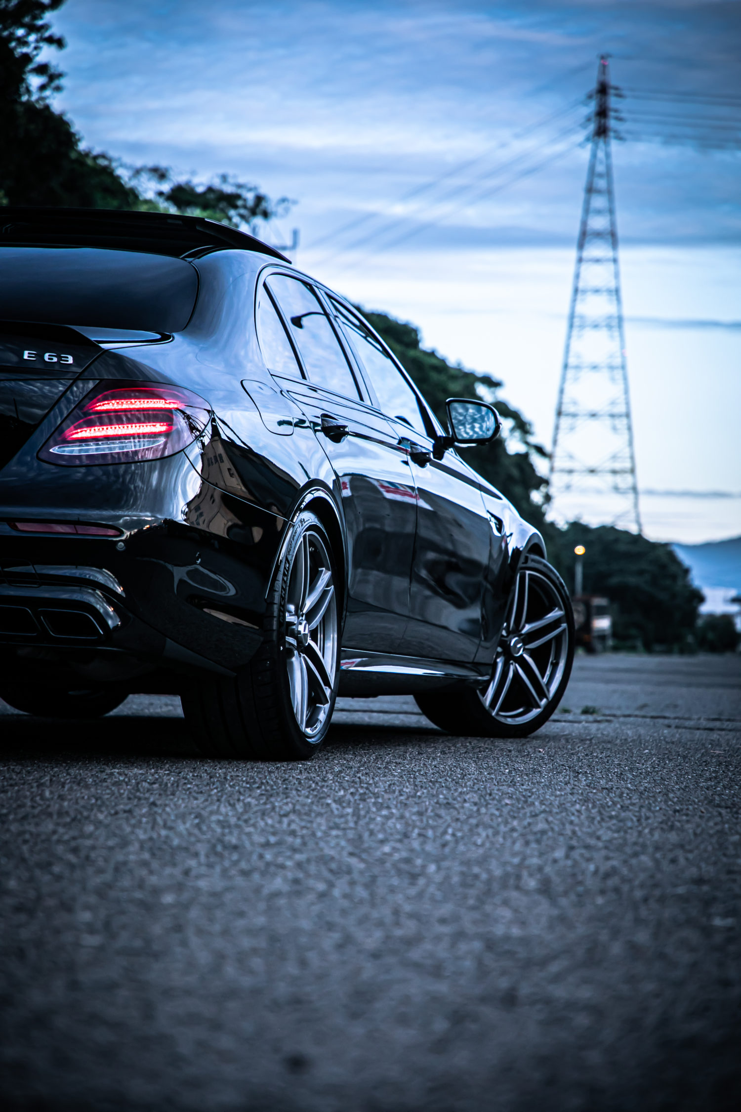 メルセデスAMG E63 4マティック・プラス（4WD/7AT）ジキルとハイド