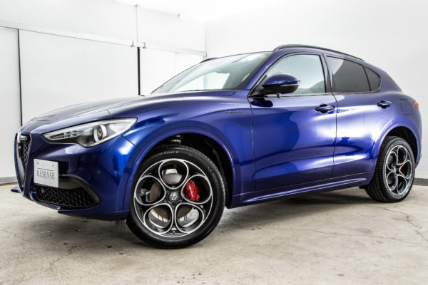 ステルヴィオ  2.0 ターボ Q4 ヴェローチェ 4WD