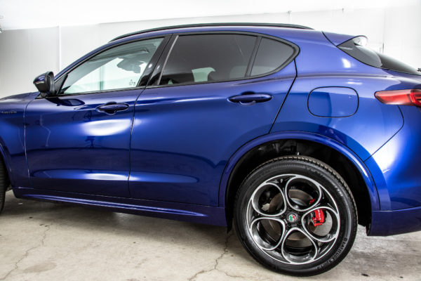 ステルヴィオ  2.0 ターボ Q4 ヴェローチェ 4WD