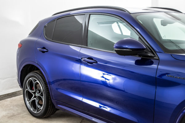 ステルヴィオ  2.0 ターボ Q4 ヴェローチェ 4WD