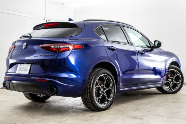 ステルヴィオ  2.0 ターボ Q4 ヴェローチェ 4WD