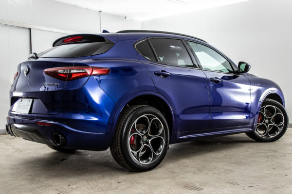 ステルヴィオ  2.0 ターボ Q4 ヴェローチェ 4WD