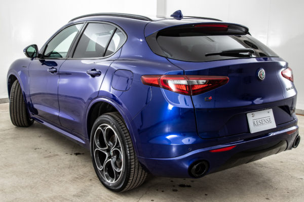 ステルヴィオ  2.0 ターボ Q4 ヴェローチェ 4WD
