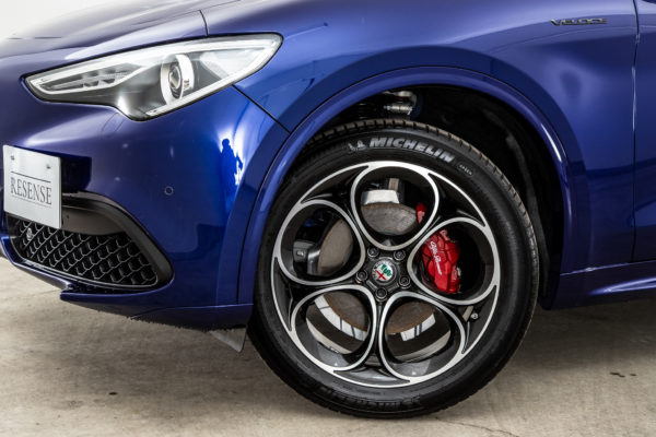 ステルヴィオ  2.0 ターボ Q4 ヴェローチェ 4WD