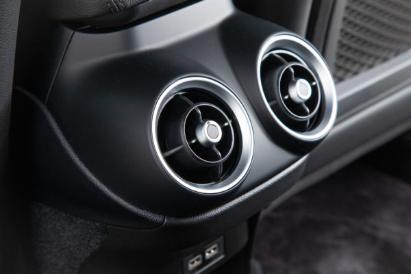 ステルヴィオ  2.0 ターボ Q4 ヴェローチェ 4WD