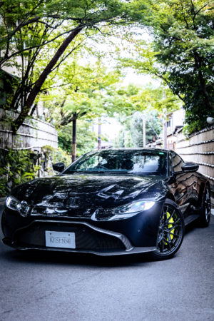 アストンマーティン・ヴァンテージAMR（FR/7MT）古典×モダンの新感覚