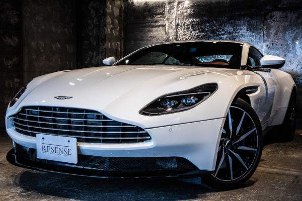 DB11 V8