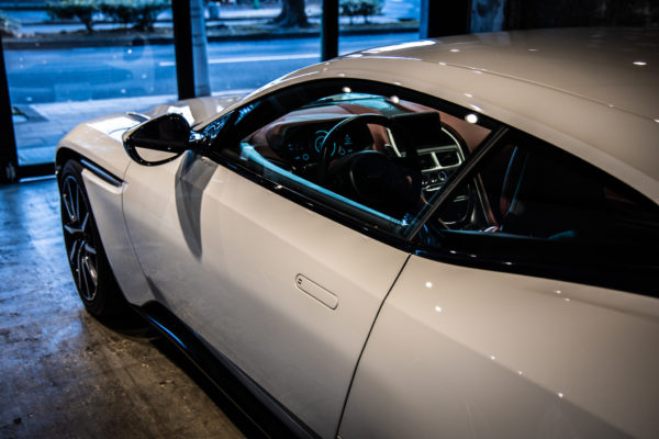 DB11 V8