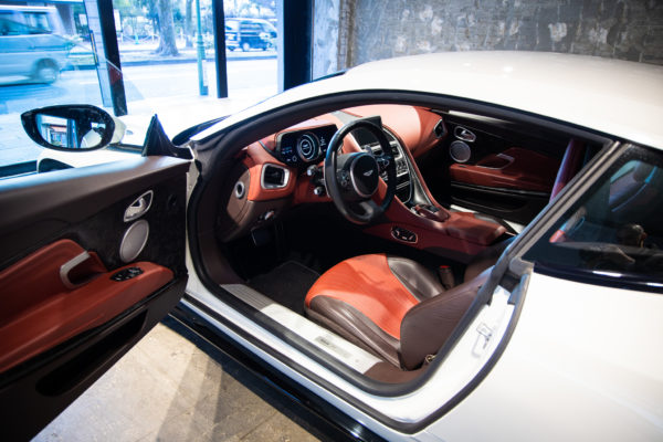DB11 V8