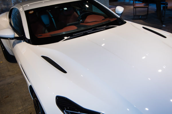 DB11 V8