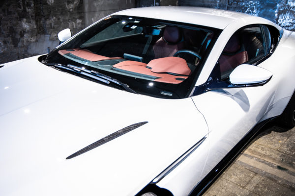 DB11 V8