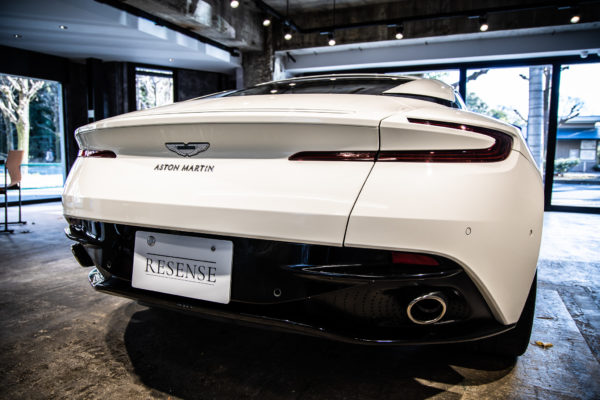 DB11 V8