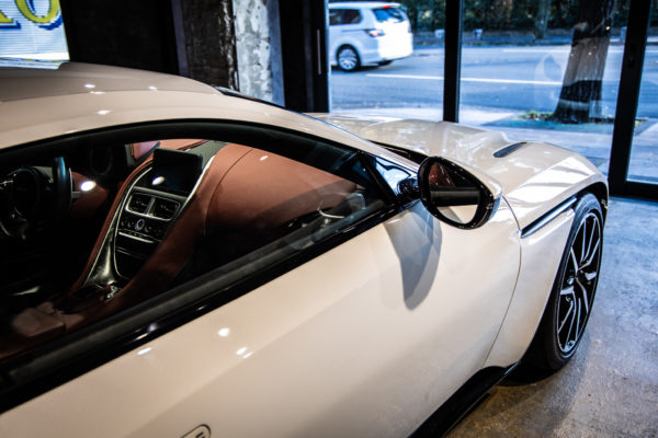 DB11 V8