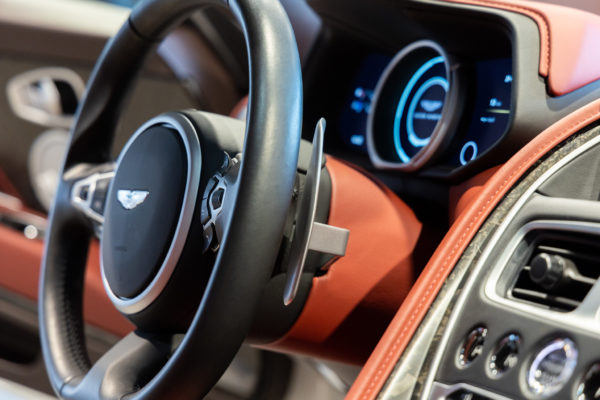 DB11 V8