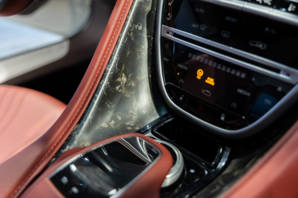 DB11 V8
