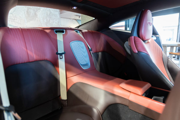 DB11 V8