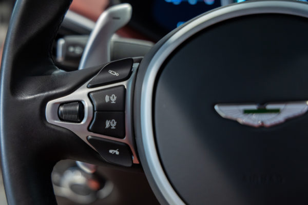 DB11 V8