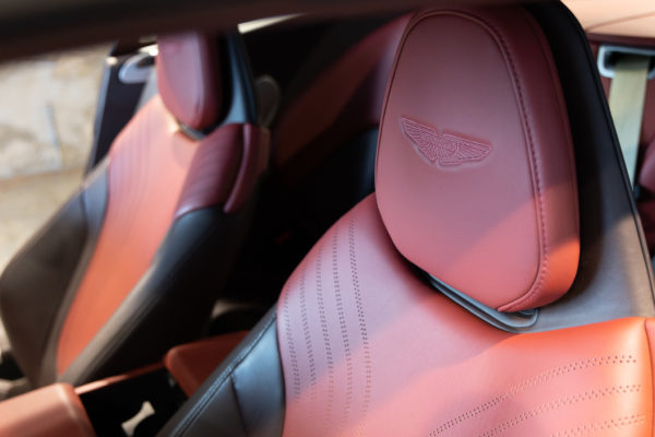 DB11 V8