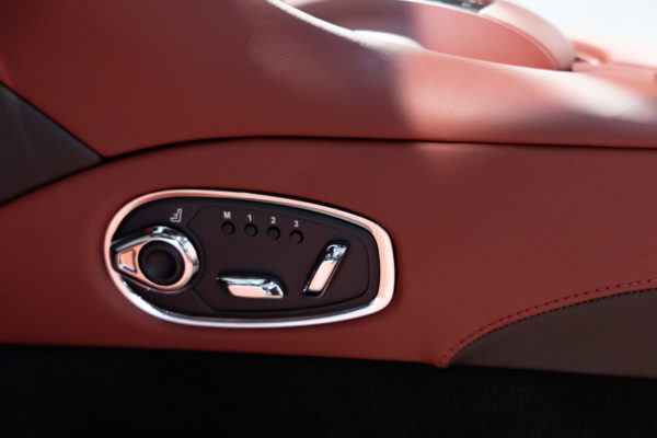 DB11 V8