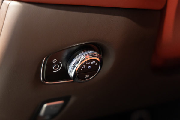 DB11 V8