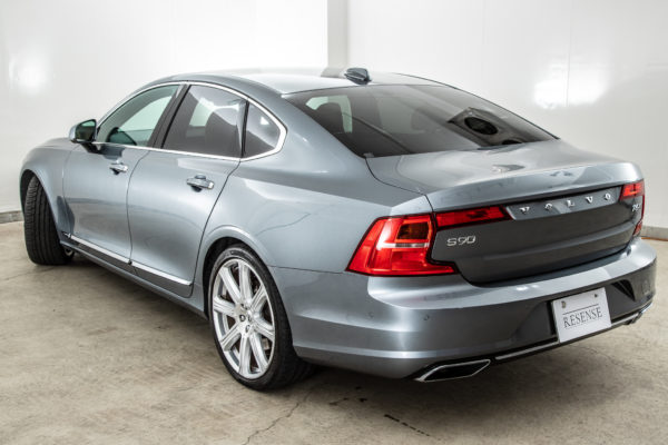 S90