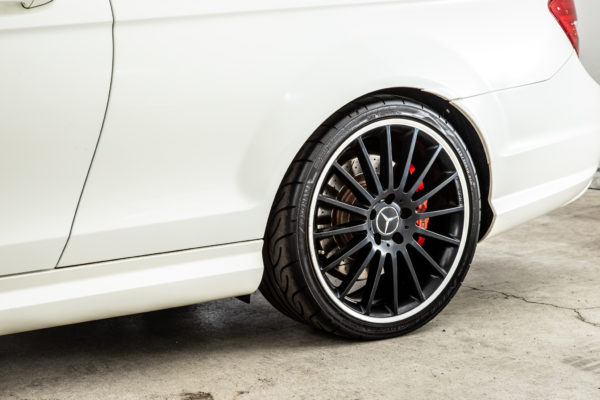 C63 クーペ AMGパフォーマンスパッケージ