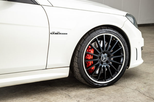 C63 クーペ AMGパフォーマンスパッケージ