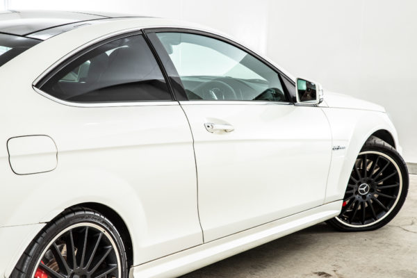 C63 クーペ AMGパフォーマンスパッケージ
