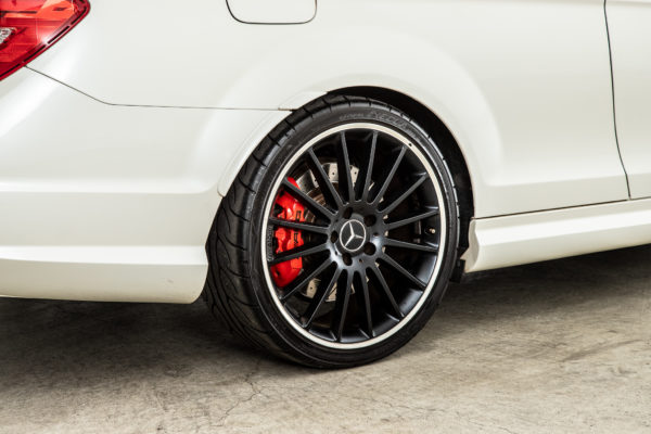 C63 クーペ AMGパフォーマンスパッケージ