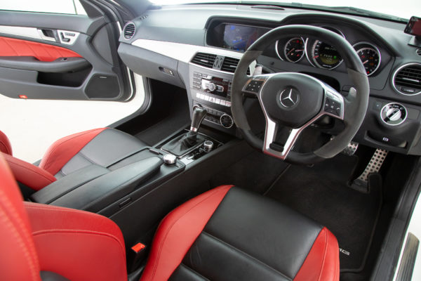 C63 クーペ AMGパフォーマンスパッケージ