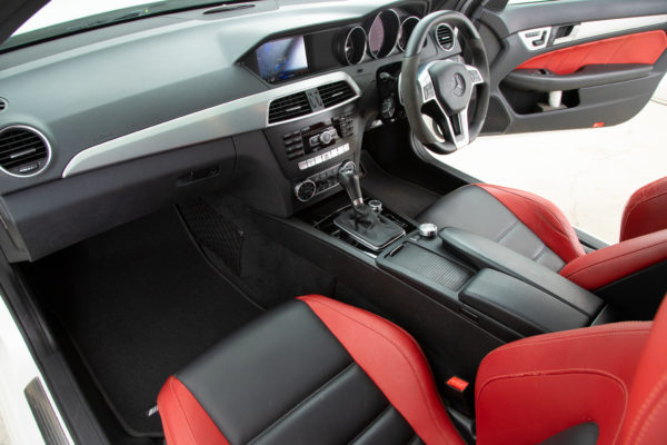 C63 クーペ AMGパフォーマンスパッケージ