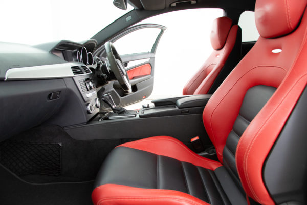 C63 クーペ AMGパフォーマンスパッケージ