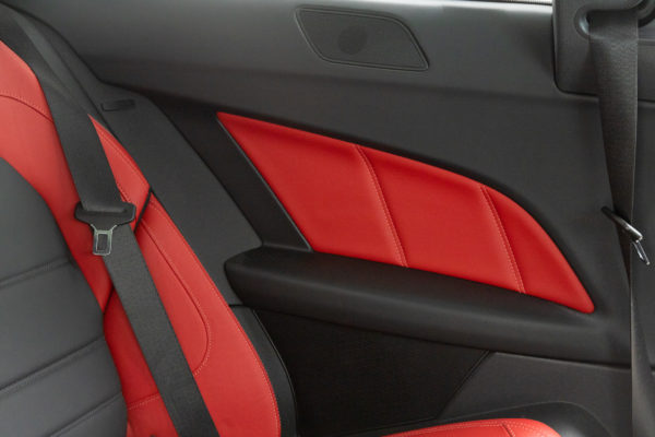C63 クーペ AMGパフォーマンスパッケージ