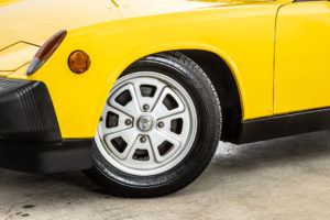 914