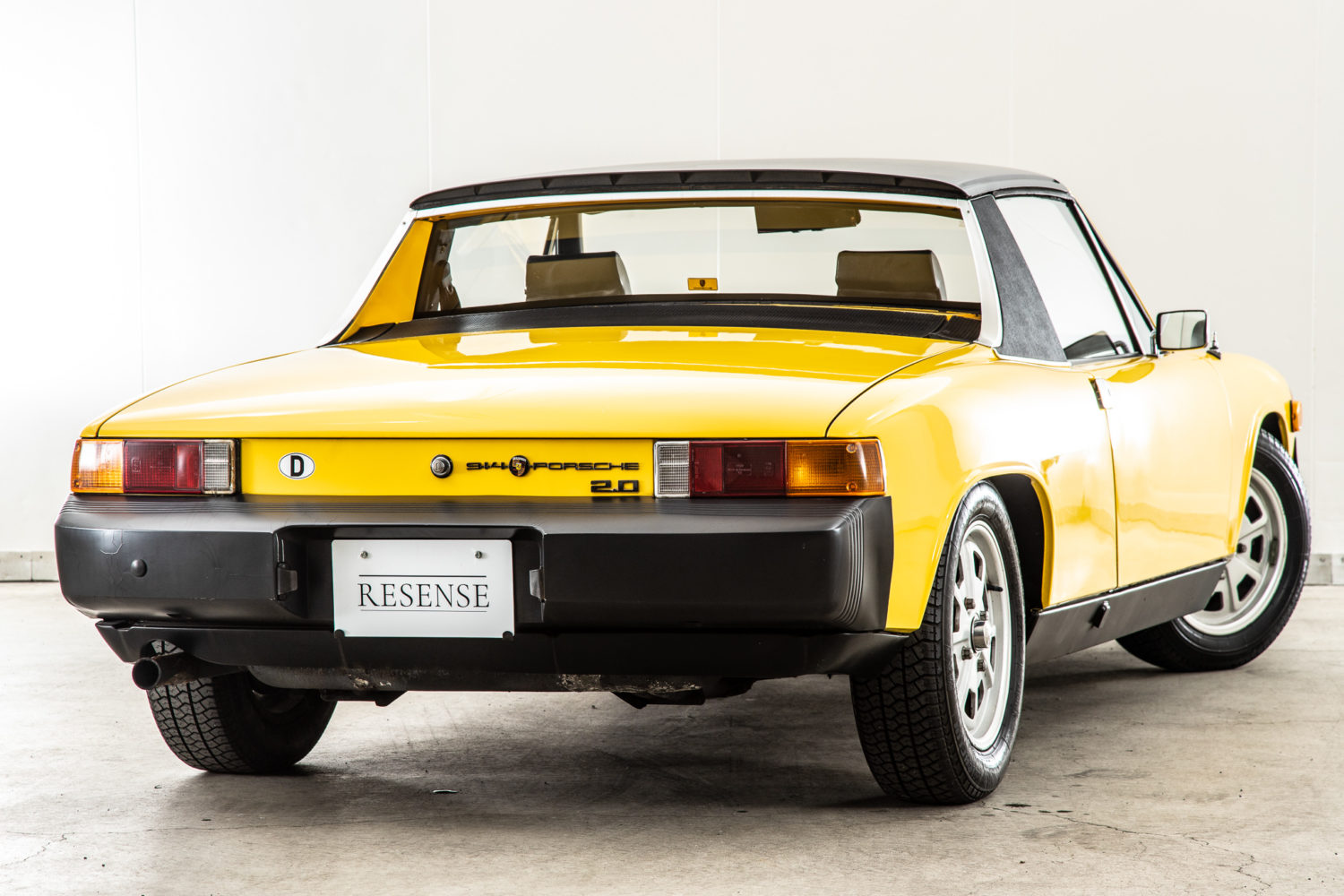 914