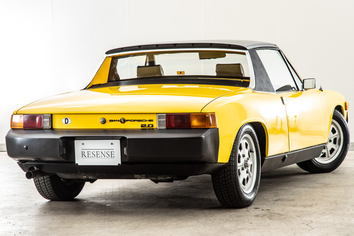 914