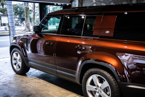 ディフェンダー　130　LAUNCH　EDITION