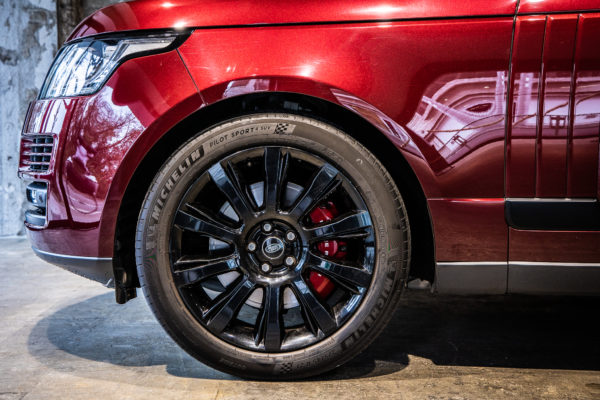 レンジローバー 3.0V6 Sチャージド(380ps)ヴォーグ 4WD