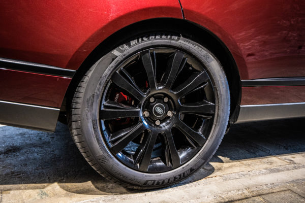 レンジローバー 3.0V6 Sチャージド(380ps)ヴォーグ 4WD
