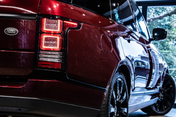 レンジローバー 3.0V6 Sチャージド(380ps)ヴォーグ 4WD