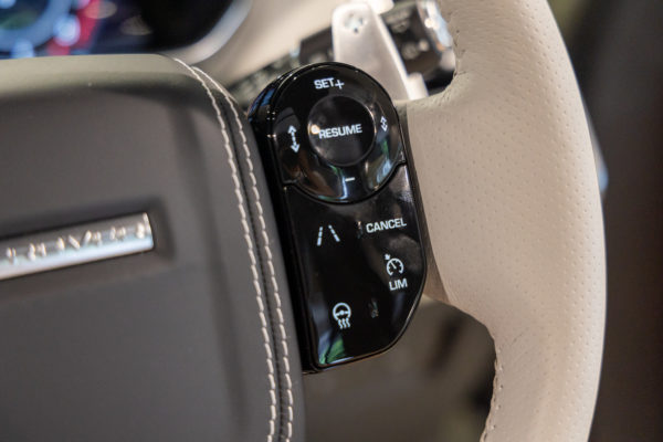 レンジローバースポーツ SVR(5.0 575PS)