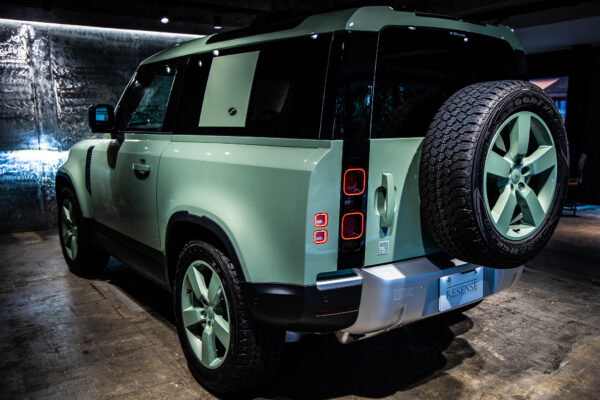 ディフェンダー90 75thリミテッドエディション