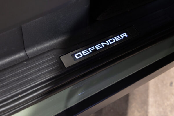 ディフェンダー90 75thリミテッドエディション