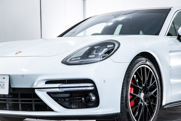 パナメーラ スポーツツーリスモ ターボ PDK 4WD