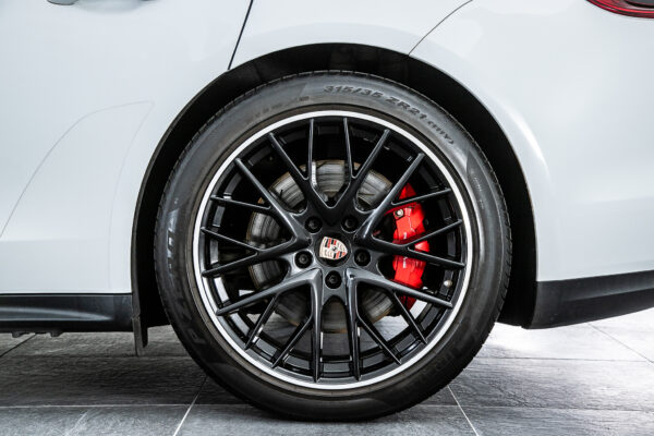 パナメーラ スポーツツーリスモ ターボ PDK 4WD