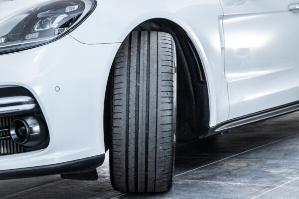 パナメーラ スポーツツーリスモ ターボ PDK 4WD